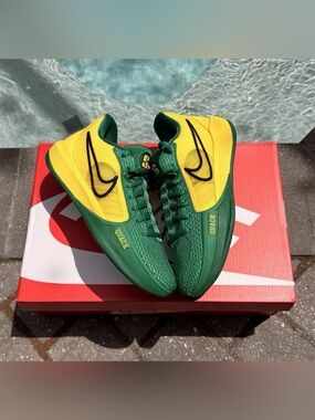 NIKE SABRINA 1 THE DEBUT OREGON DUCKS FQ3381-300 WOMNS SIZE 6